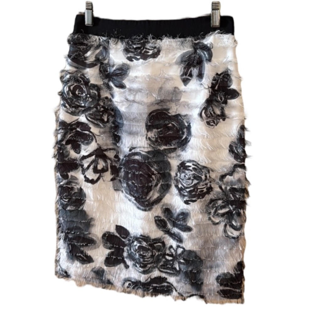 Sachin & Babi Noir Black and White Floral Eyelash Skirt Size 2
